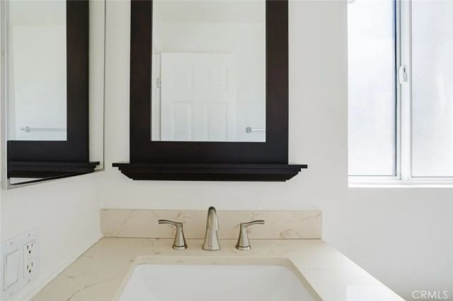 21529 Saticoy Street 217, Canoga Park, CA 91304