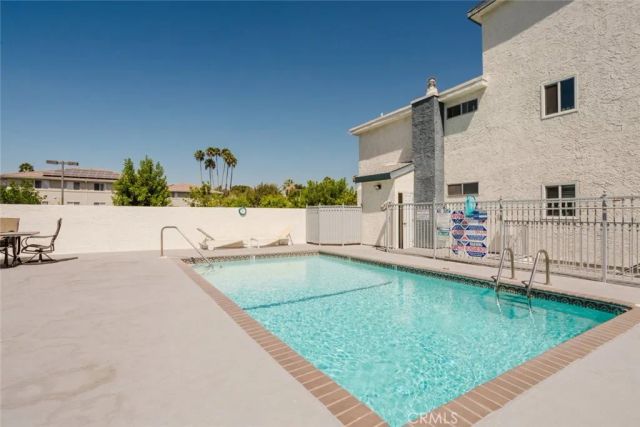 21529 Saticoy Street 217, Canoga Park, CA 91304