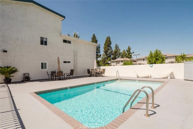 21529 Saticoy Street 217, Canoga Park, CA 91304