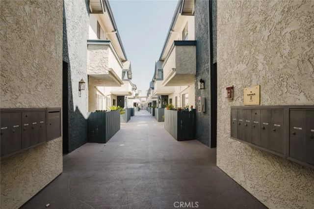 21529 Saticoy Street 217, Canoga Park, CA 91304