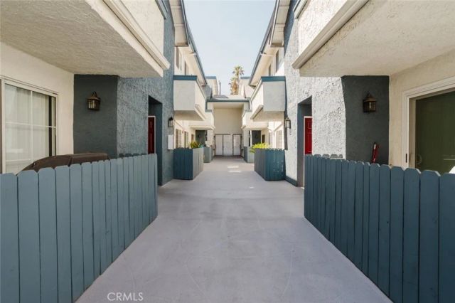 21529 Saticoy Street 217, Canoga Park, CA 91304