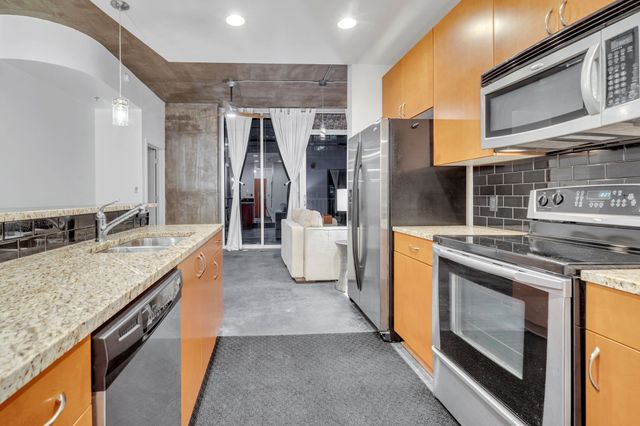 301 Demonbreun St Unit 1418, Nashville, TN 37201