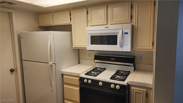 1909 RIO CANYON Court 106, Las Vegas, NV 89128