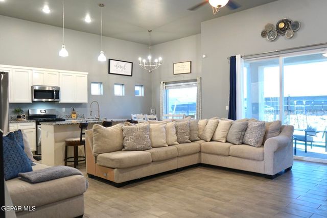 13721 Villa Vista Avenue, Horizon City, TX 79928