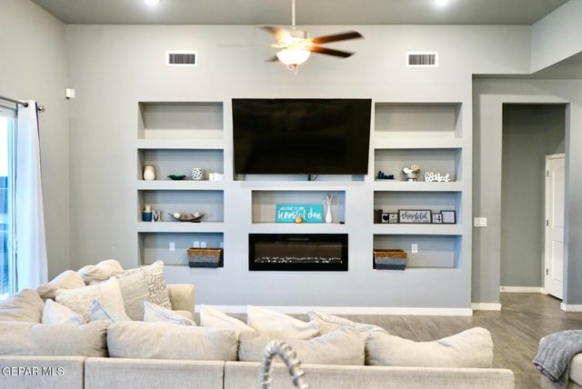 13721 Villa Vista Avenue, Horizon City, TX 79928