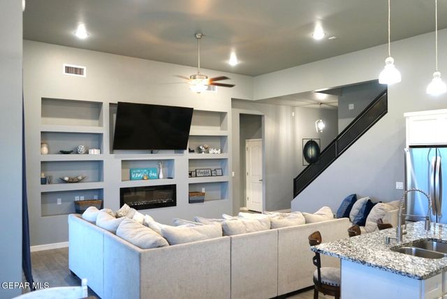 13721 Villa Vista Avenue, Horizon City, TX 79928