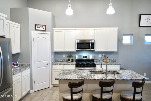 13721 Villa Vista Avenue, Horizon City, TX 79928