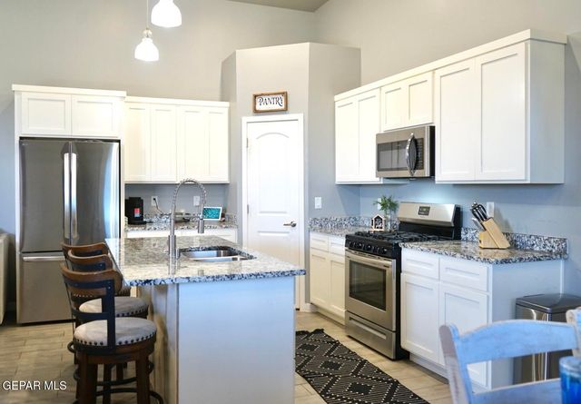 13721 Villa Vista Avenue, Horizon City, TX 79928