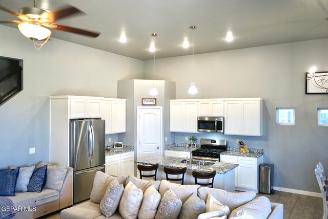 13721 Villa Vista Avenue, Horizon City, TX 79928