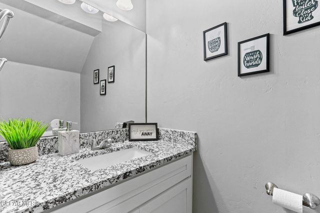 13721 Villa Vista Avenue, Horizon City, TX 79928