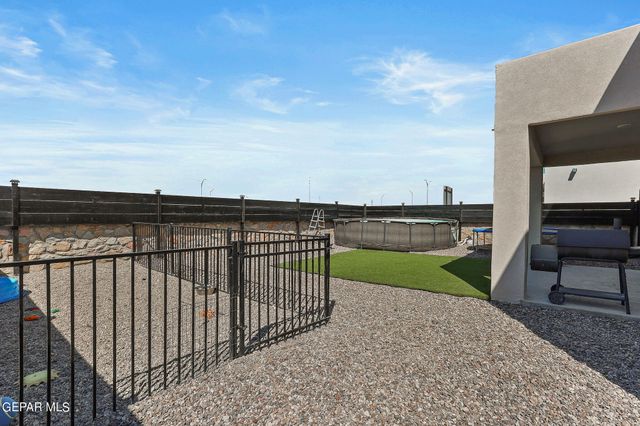 13721 Villa Vista Avenue, Horizon City, TX 79928