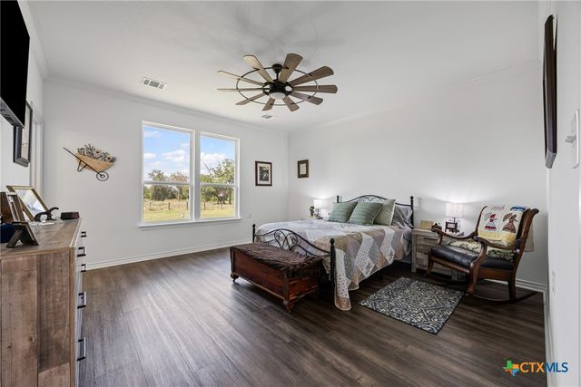 240 Oil Field Road, Lockhart, TX 78644