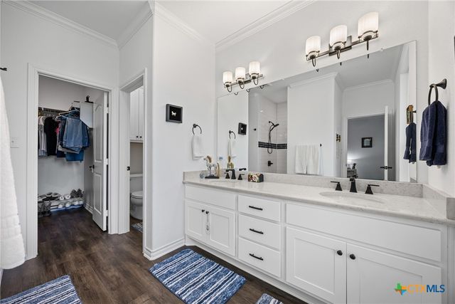 240 Oil Field Road, Lockhart, TX 78644