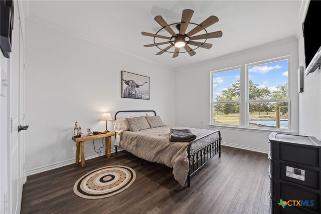 240 Oil Field Road, Lockhart, TX 78644