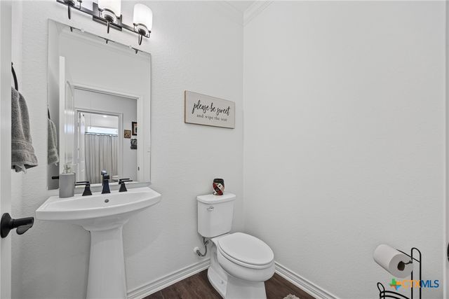 240 Oil Field Road, Lockhart, TX 78644