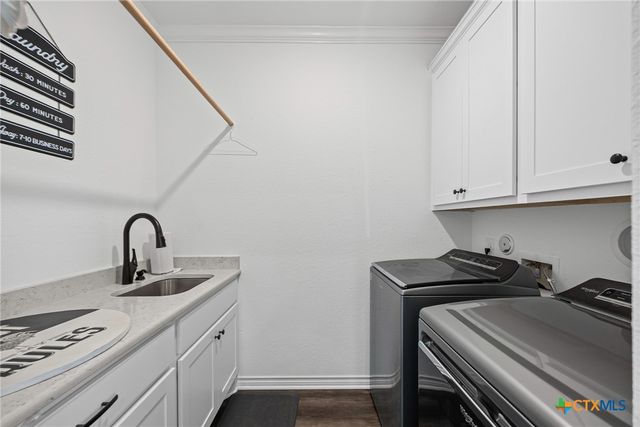 240 Oil Field Road, Lockhart, TX 78644