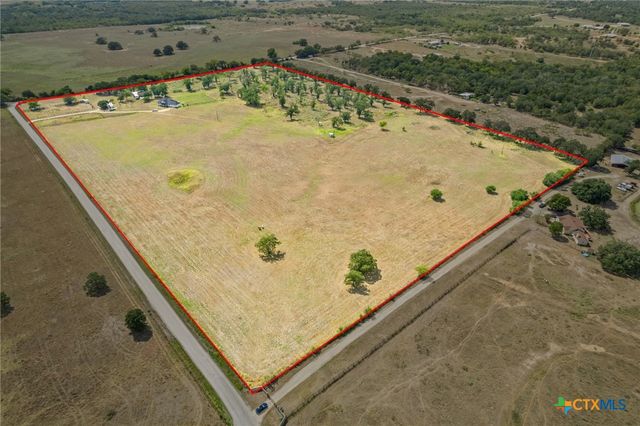 240 Oil Field Road, Lockhart, TX 78644