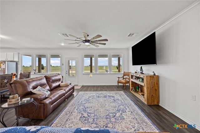 240 Oil Field Road, Lockhart, TX 78644