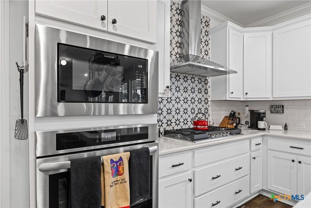 240 Oil Field Road, Lockhart, TX 78644