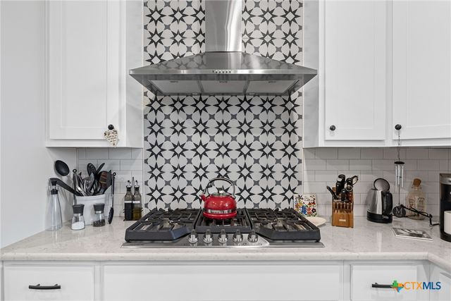 240 Oil Field Road, Lockhart, TX 78644