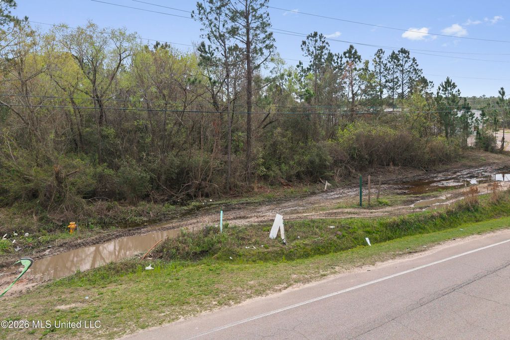 9252 Canal Road, Gulfport, MS 39503