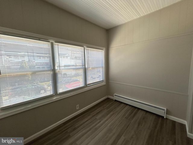 46 LAMPORT RD, Upper Darby, PA 19082