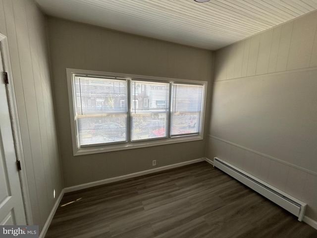 46 LAMPORT RD, Upper Darby, PA 19082