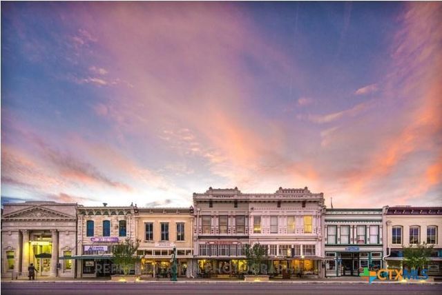 133 Three Oaks Lane, Georgetown, TX 78628