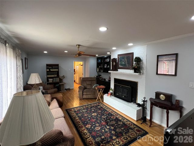 4635 Cloverdale Avenue, Charlotte, NC 28212