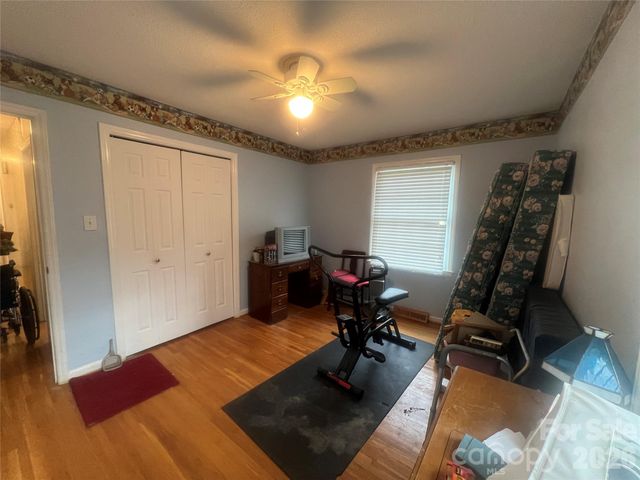 4635 Cloverdale Avenue, Charlotte, NC 28212