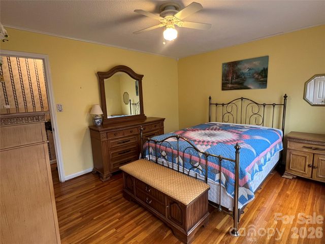 4635 Cloverdale Avenue, Charlotte, NC 28212