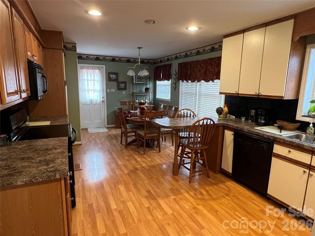 4635 Cloverdale Avenue, Charlotte, NC 28212