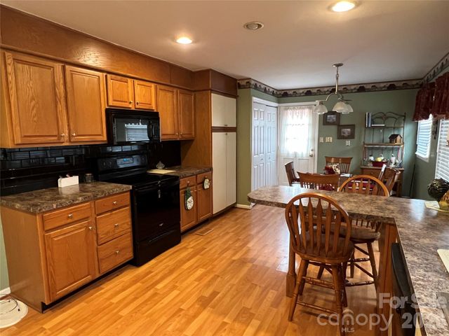 4635 Cloverdale Avenue, Charlotte, NC 28212