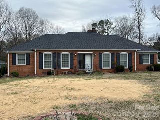 4635 Cloverdale Avenue, Charlotte, NC 28212