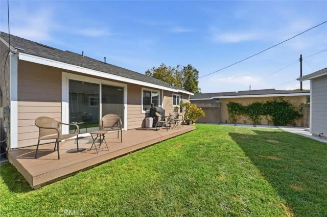 3329 N Los Coyotes Diagonal, Long Beach, CA 90808