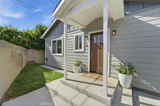 3329 N Los Coyotes Diagonal, Long Beach, CA 90808