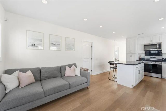 3329 N Los Coyotes Diagonal, Long Beach, CA 90808