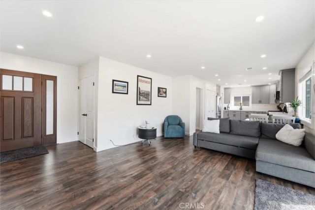 3329 N Los Coyotes Diagonal, Long Beach, CA 90808