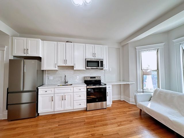 270 Huntington Ave 706, Boston, MA 02115