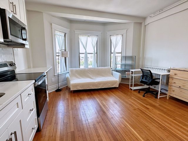 270 Huntington Ave 706, Boston, MA 02115