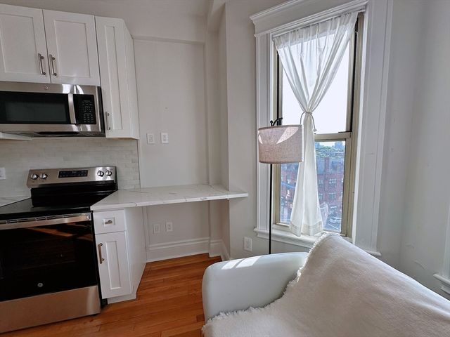 270 Huntington Ave 706, Boston, MA 02115