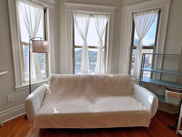 270 Huntington Ave 706, Boston, MA 02115