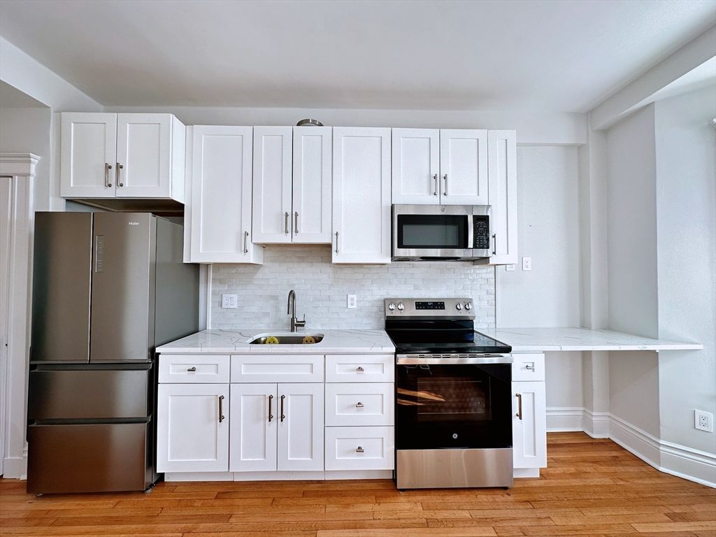 270 Huntington Ave 706, Boston, MA 02115