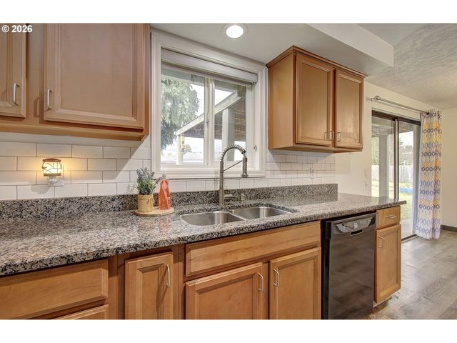 3915 Ne 137TH Ave, Vancouver, WA 98682