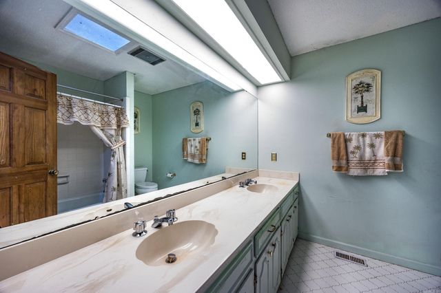 3218 Rocky Court, Little Rock, AR 72227