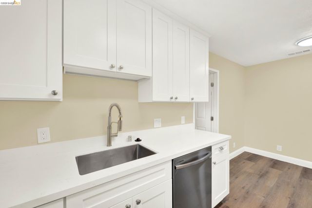 2170 104Th Ave, Oakland, CA 94603