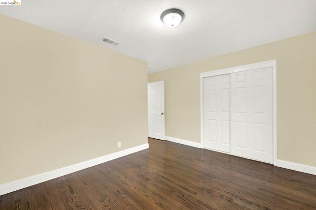 2170 104Th Ave, Oakland, CA 94603