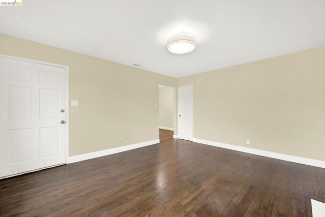 2170 104Th Ave, Oakland, CA 94603