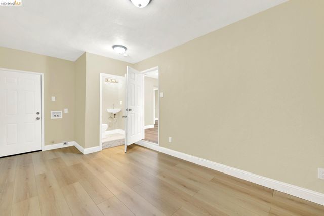 2170 104Th Ave, Oakland, CA 94603