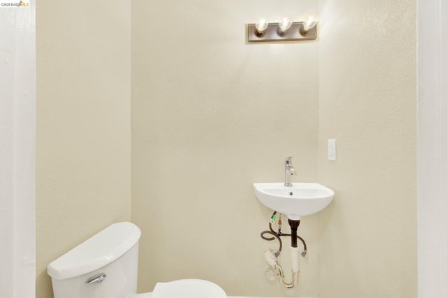 2170 104Th Ave, Oakland, CA 94603